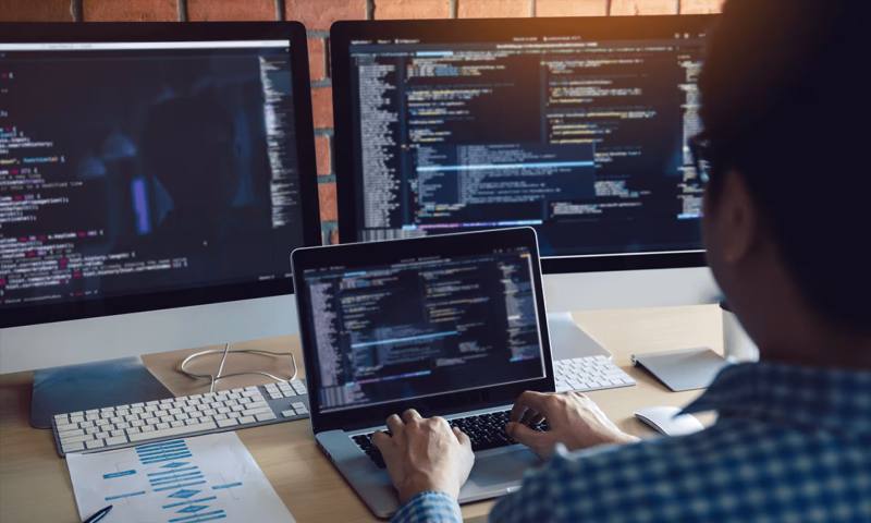 数据科学选型：R与Python如何赋能横山县网站建设？